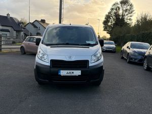 ABSOLUTELY IMMACULATE  2016 2 LITRE 6 SPEED - Image 2