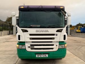 2007 P 270 6X2 FLAT BED WITH LIFT & STEER AXLE - Image 2