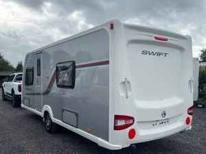 🔥 Swift Conqueror 570 | ALDE | Movers | Awning - Image 4