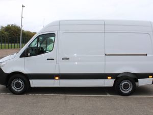 2023 Mercedes-Benz Sprinter 315 L2H2 - Image 4
