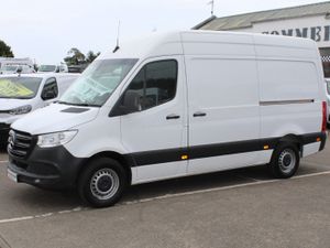 2023 Mercedes-Benz Sprinter 315 L2H2 - Image 3