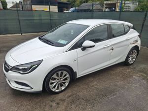 2017 Opel Astra Diesel Drive Home - Image 4
