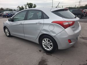 2012 Hyundai i130  1.6 Diesel.Drive away - Image 4