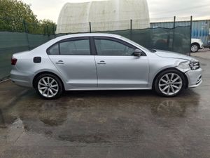 2016 VW Jetta TDI Light Damage - Image 4