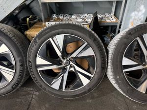 20 INCH GENUINE VOLVO R DESIGN ALLOYS + TYRES - Image 3