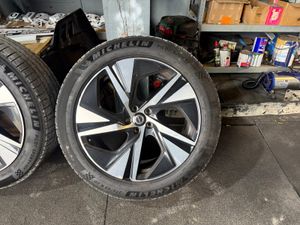 20 INCH GENUINE VOLVO R DESIGN ALLOYS + TYRES - Image 2