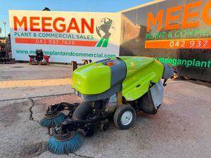 GREEN MACHINE 414 diesel PEDESTRIAN SWEEPER - Image 2