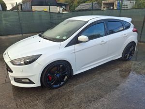 2016 Ford Focus  ST-3  2.0 Diesel  185bhp - Image 2
