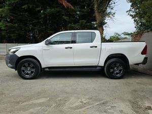 Toyota Hilux 2.4D4D Active 148BHP D/C 4DR - Image 4