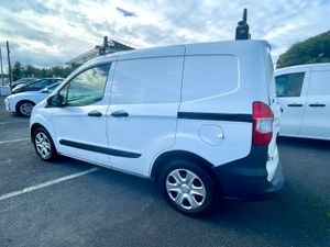 Ford Transit Courier Trend 1.5 Diesel - Image 4