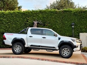 232 HILUX GREAT SPEC LOW KM WITH VAT - Image 3