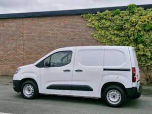 Toyota Proace City €9,950 INCLUDING VAT - Image 2