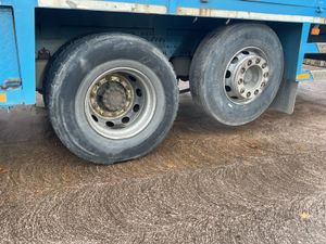 2007 VOLVO FM340 6x2 Flatbed Crane Lorry3 of 12200 - Image 4
