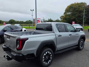 Toyota Hilux Invincible D/Cab Pick Up 2.8 D 48V Au - Image 2