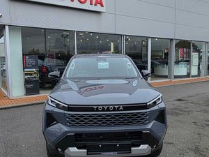 Toyota Hilux Invincible D/Cab Pick Up 2.8 D 48V Au - Image 2