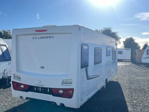 Lunar Clubman 4 Berth  Fixed Single Beds Caravan - Image 4