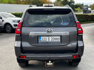Toyota Land Cruiser 2022 Lwb manaul - Image 4