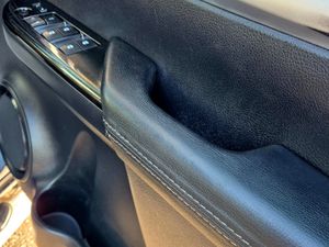 2017 Toyota Hilux |  2.4 D-4D INVINCIBLE - Image 4