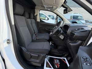 232 Citroen Berlingo LWB High Spec - Image 4