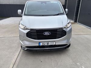 2025 Ford Transit Custom 2.5Petrol Plug-in Hybrid - Image 4