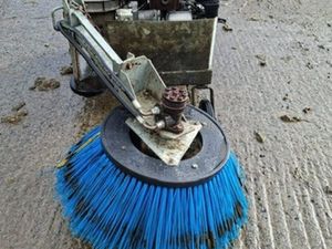 2024 Daisy Bed Cubicle Cleaner - Image 3