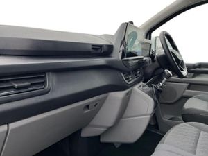 Ford Transit Custom 320 Limited L1 SWB Double Cab - Image 3