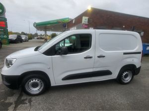 Opel Combo KOMF L1H1-1.5 100PS D 3DR - Image 2