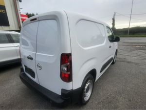Opel Combo KOMF L1H1-1.5 100PS D 3DR - Image 4