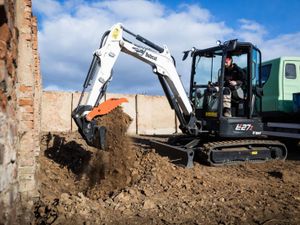 Bobcat E27z Mini Digger | 3 years 0% Finance - Image 4