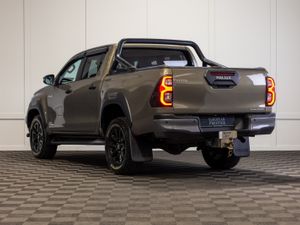 212 Toyota Hilux Invincible 5 Seat N1 - Image 4