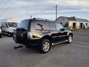 2017 MITSUBISHI PAJERO 3.2 AUTOMATIC - Image 2