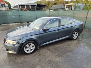 162 Skoda Superb  TDi Ambition Light Damage - Image 2