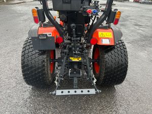 New Avenger 26 HST Compact Tractor - Image 2