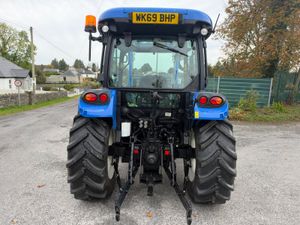 2019 New Holland T4.65 with MX Loader - Image 4
