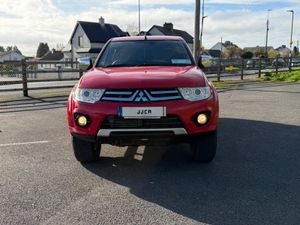 ABSOLUTELY IMMACULATE 2015 2.5 6 SPEED MANUAL - Image 2