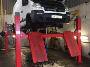 4 post lift - Image 3