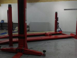 4 post lift - Image 4