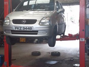 Taranto  Car Jeep  van  Lift - Image 3