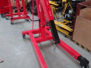 Engine Hoist - Image 2