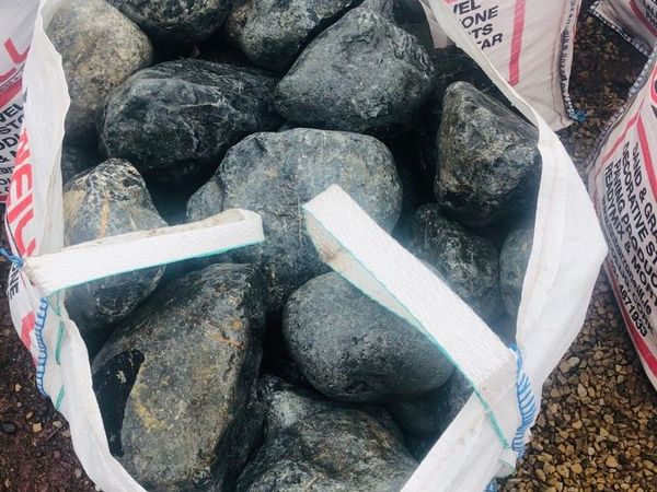 Plum slate stone, beach pebbles, boulders, chips. - Main image