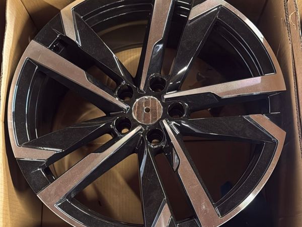 19” rs4E alloys & tyres 5x112 - Main image