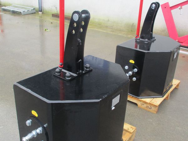 tractor weights blocks weight for sale in Roscommon for €750 on DoneDeal
