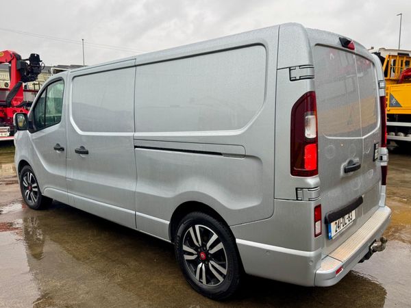 Renault Trafic 2024 Automatic sport + - Main image