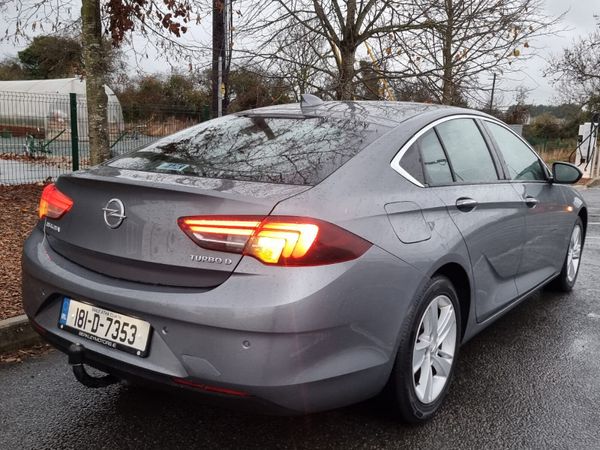 Opel Insignia Hatchback, Diesel, 2018, Grey