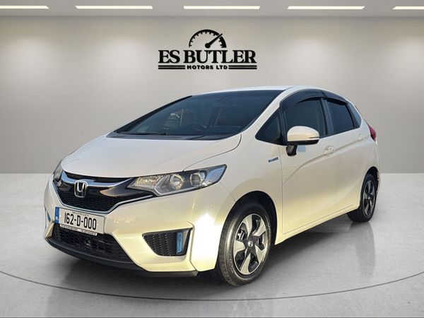 Honda Fit Hatchback, Petrol Hybrid, 2016, White