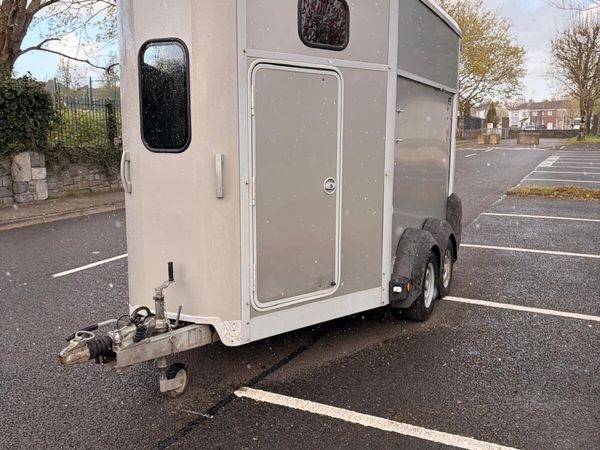 Ifor Williams 511 Horsebox for sale in Limerick for €4,450 on DoneDeal