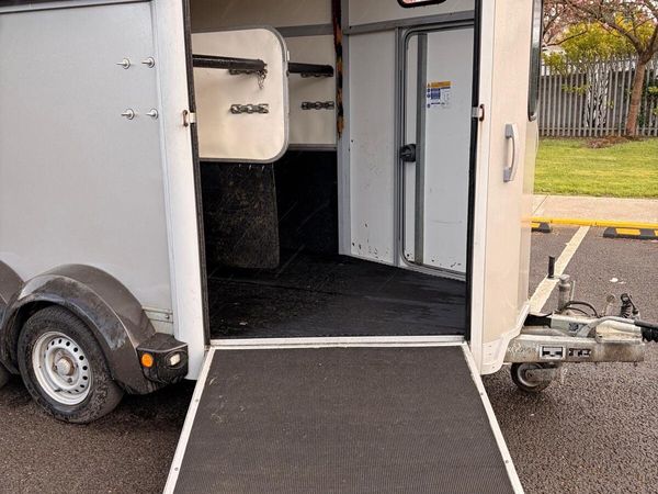 Ifor Williams 511 Horsebox for sale in Limerick for €4,450 on DoneDeal