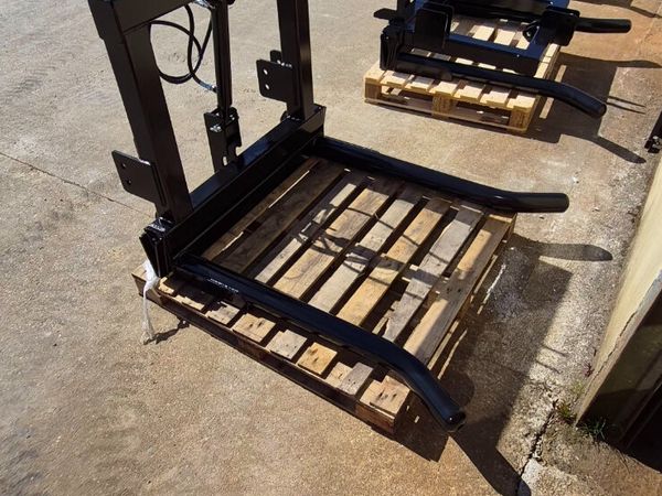 Folding Single bale handler for sale in Kerry for €900 on DoneDeal