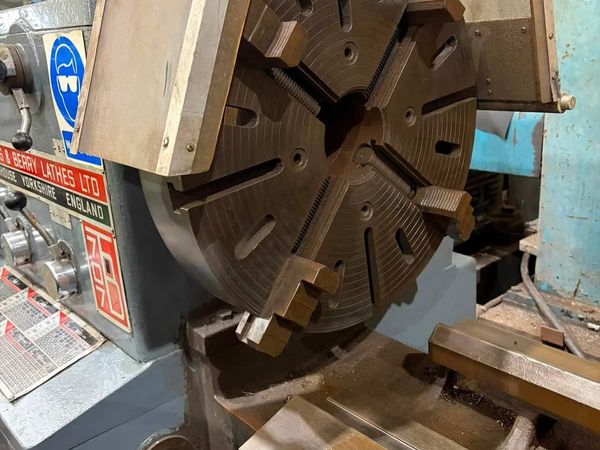 Binns & Berry Lathe 5Mtr centres - Main image