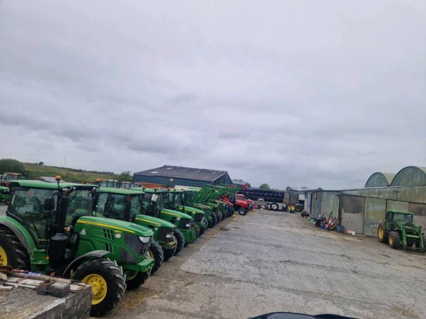 Selection of  johndeere tractors 🚜 - Main image